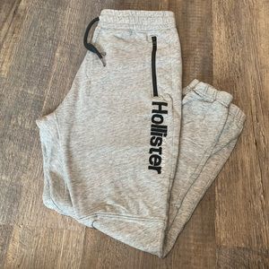 Hollister joggers